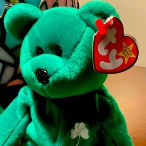 Ty green “Erin” beanie baby with white shamrock ☘️ on chest